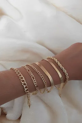 Gold Chain Minimalist And...